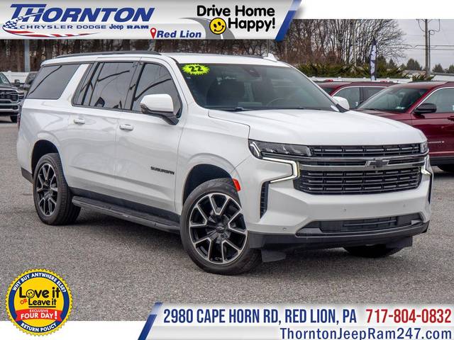 2022 Chevrolet Suburban RST 4WD photo