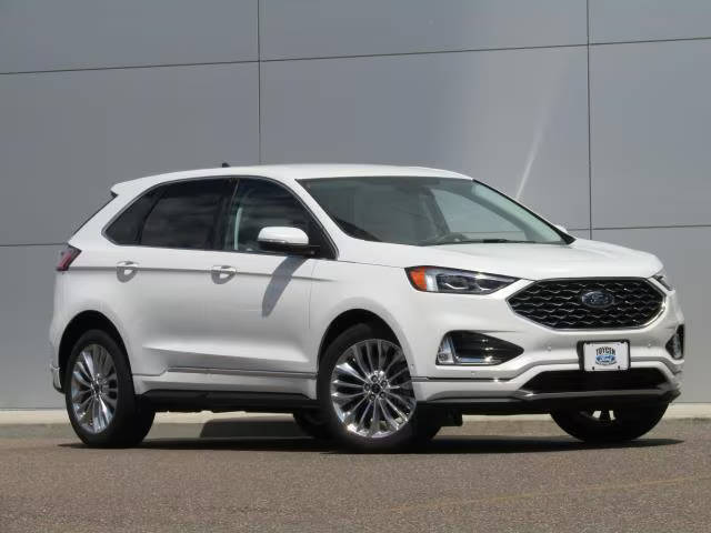 2022 Ford Edge Titanium AWD photo