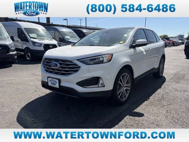 2022 Ford Edge Titanium AWD photo