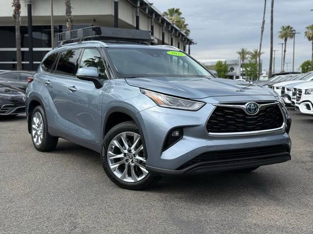 2022 Toyota Highlander Hybrid Limited AWD photo