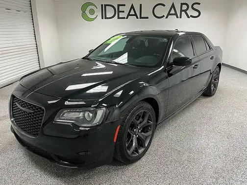 2022 Chrysler 300 Touring RWD photo