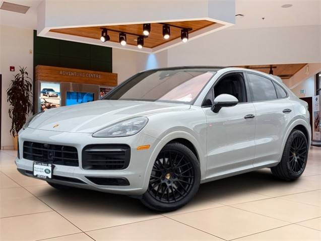 2022 Porsche Cayenne Coupe GTS AWD photo