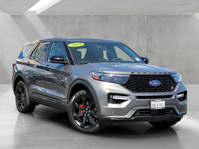 2022 Ford Explorer ST 4WD photo