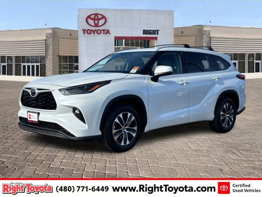 2022 Toyota Highlander XLE FWD photo