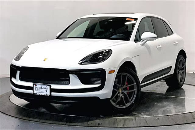 2022 Porsche Macan S AWD photo