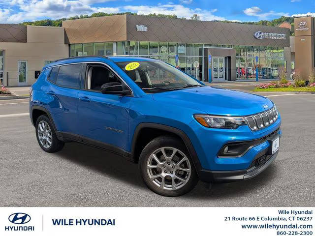 2022 Jeep Compass Latitude Lux 4WD photo
