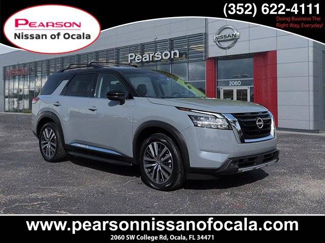 2022 Nissan Pathfinder Platinum FWD photo