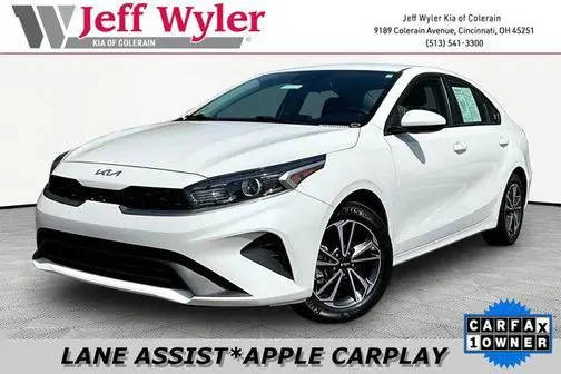 2022 Kia Forte LXS FWD photo