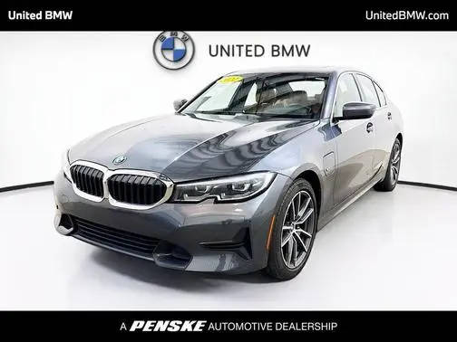 2022 BMW 3 Series 330e RWD photo