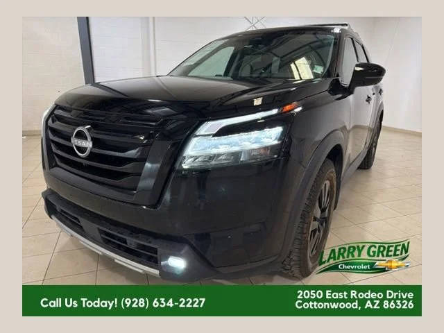 2022 Nissan Pathfinder SL 4WD photo
