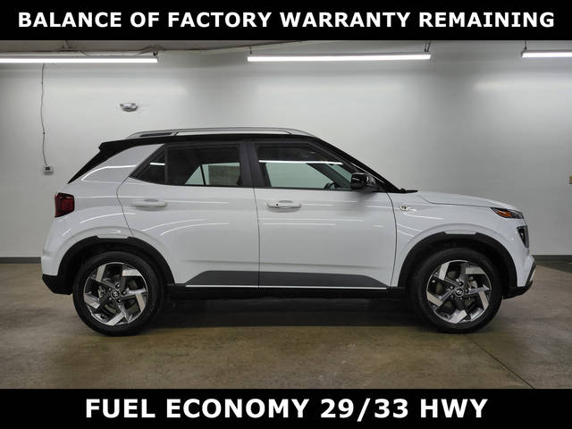 2022 Hyundai Venue Limited FWD photo