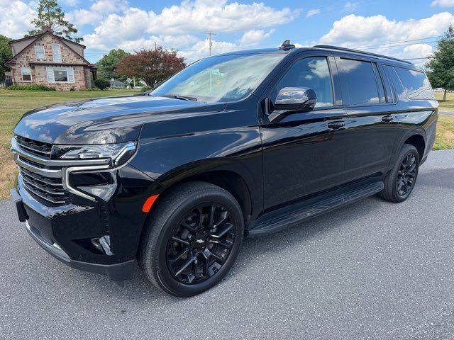 2022 Chevrolet Suburban LT 4WD photo