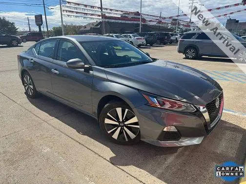 2022 Nissan Altima 2.5 SV FWD photo