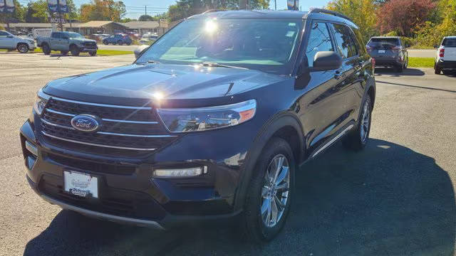 2022 Ford Explorer XLT 4WD photo