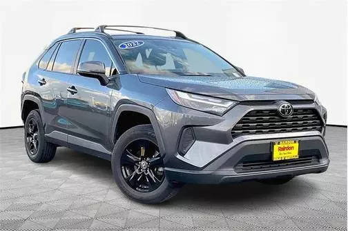 2022 Toyota RAV4 XLE AWD photo