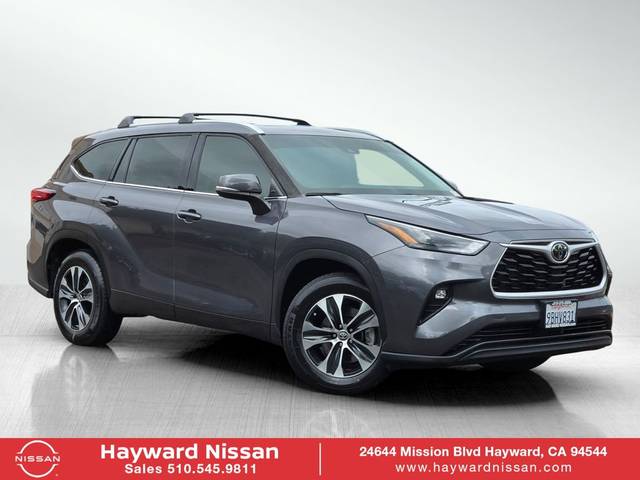 2022 Toyota Highlander XLE FWD photo