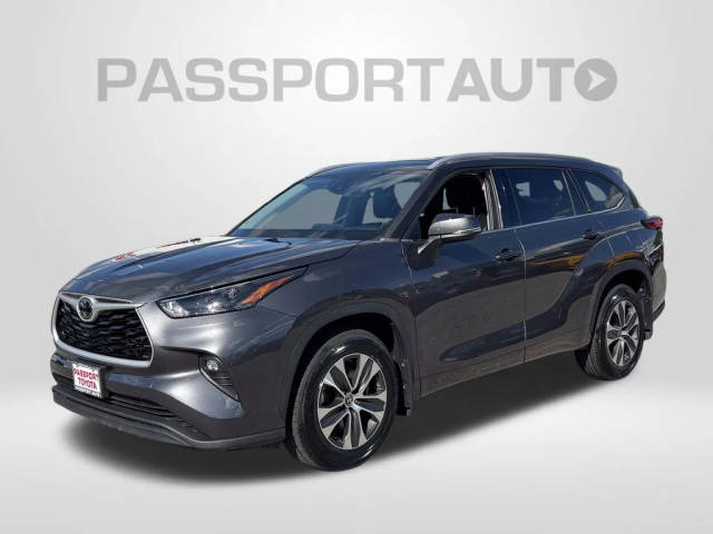 2022 Toyota Highlander XLE AWD photo