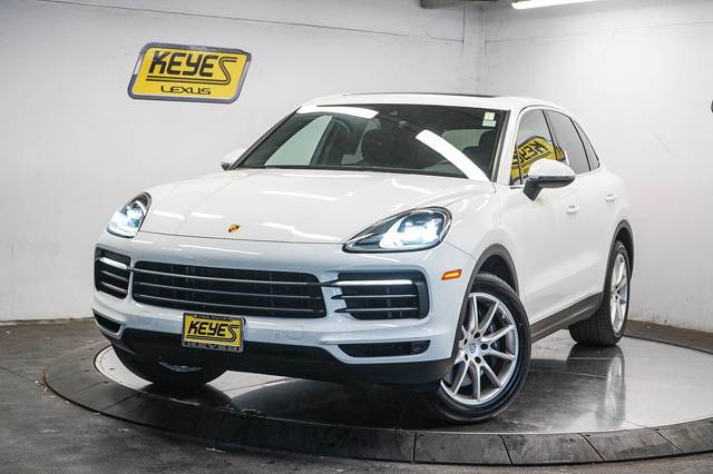 2022 Porsche Cayenne  AWD photo