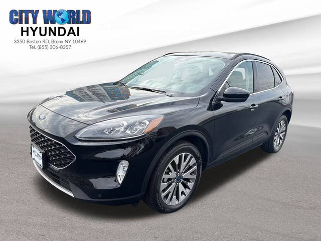 2022 Ford Escape Titanium AWD photo