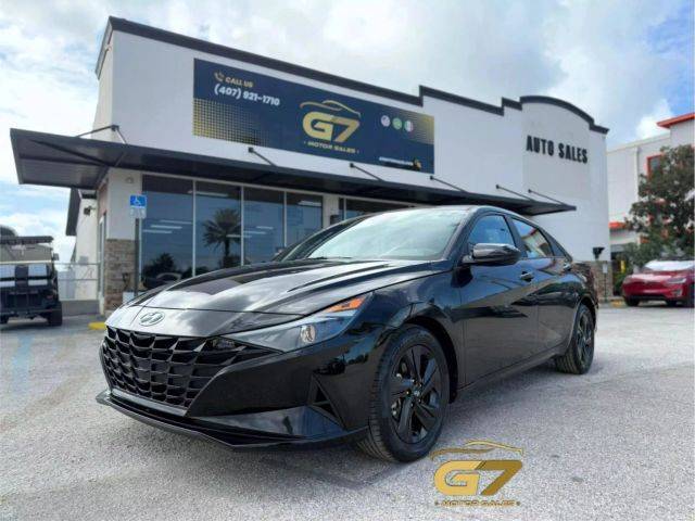 2022 Hyundai Elantra SEL FWD photo
