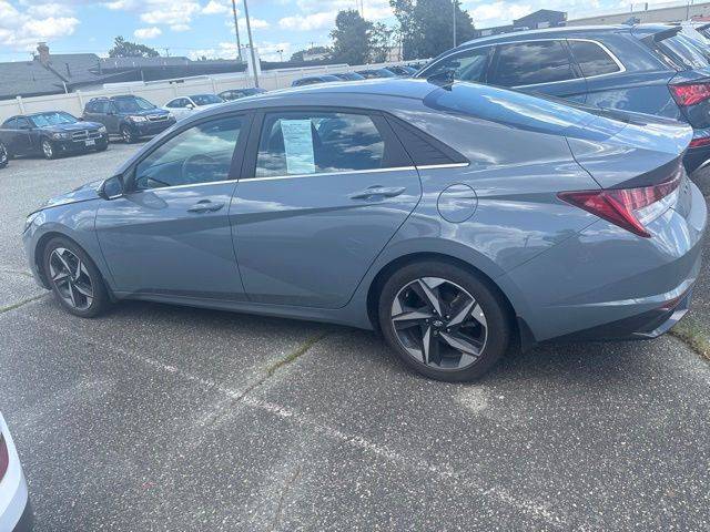 2022 Hyundai Elantra Limited FWD photo