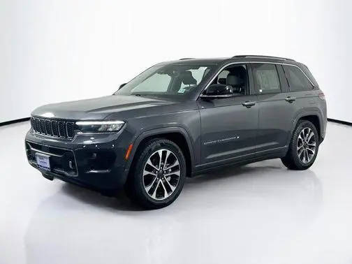 2022 Jeep Grand Cherokee Overland 4WD photo