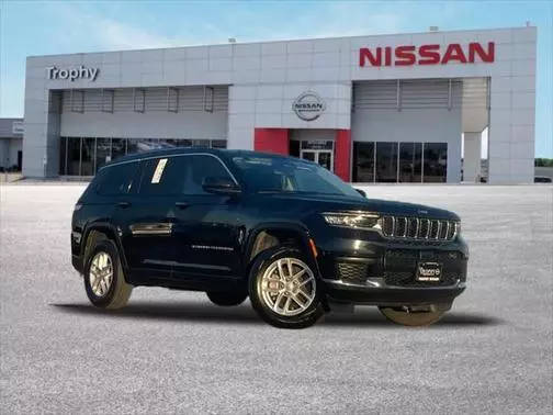 2022 Jeep Grand Cherokee L Laredo 4WD photo