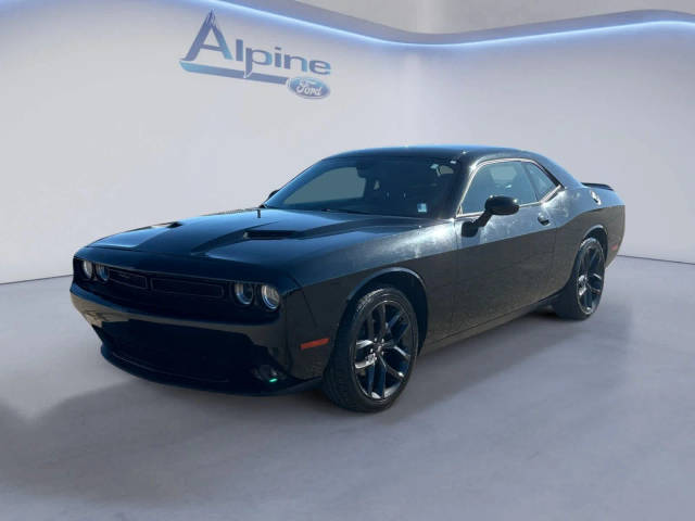 2022 Dodge Challenger SXT RWD photo