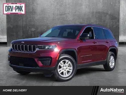 2022 Jeep Grand Cherokee Laredo 4WD photo