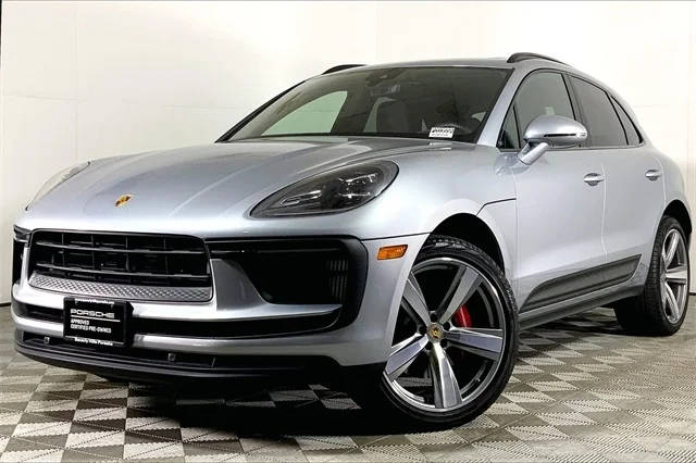 2022 Porsche Macan S AWD photo