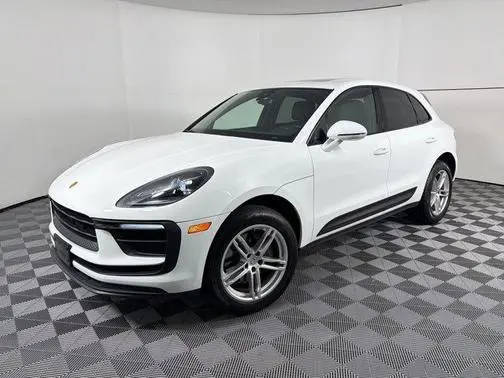 2022 Porsche Macan AWD photo