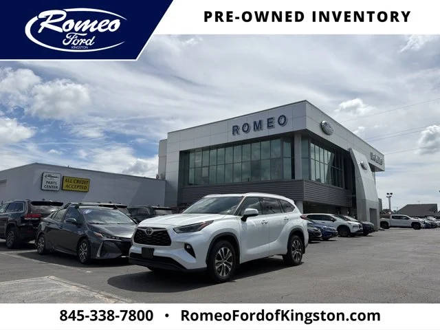 2022 Toyota Highlander XLE AWD photo