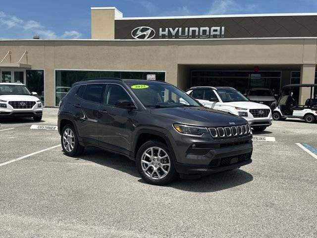 2022 Jeep Compass Latitude Lux 4WD photo