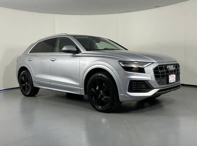 2022 Audi Q8 Premium AWD photo