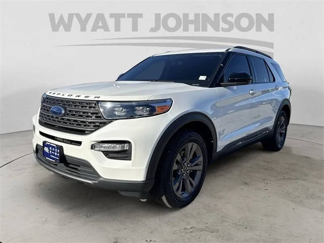 2022 Ford Explorer XLT 4WD photo