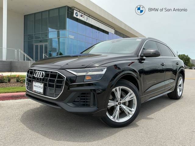 2022 Audi Q8 Premium AWD photo