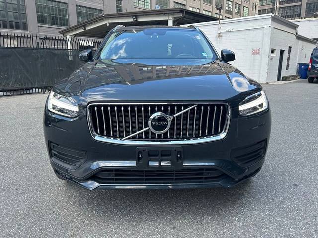 2022 Volvo XC90 Momentum AWD photo