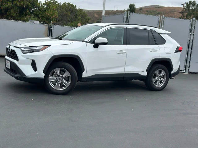 2022 Toyota RAV4 Hybrid XLE AWD photo