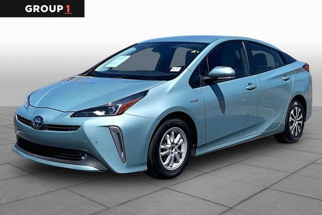 2022 Toyota Prius LE AWD photo