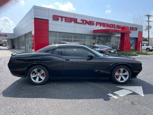 2022 Dodge Challenger SXT RWD photo