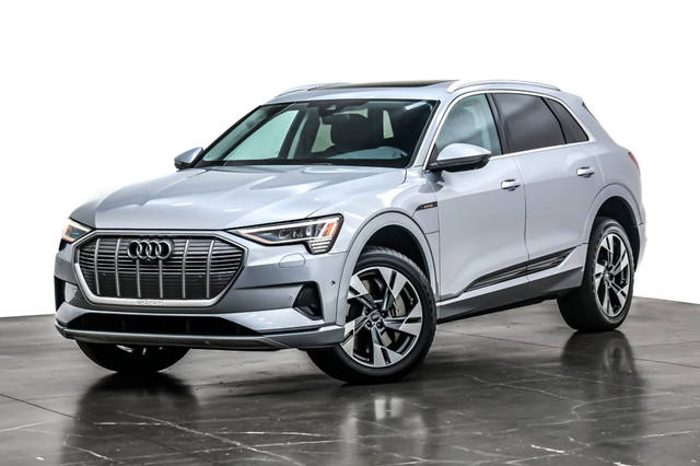 2022 Audi e-tron Premium Plus AWD photo