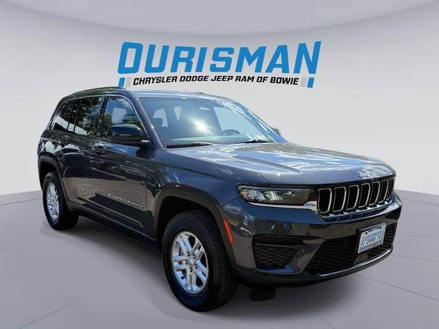 2022 Jeep Grand Cherokee Laredo 4WD photo