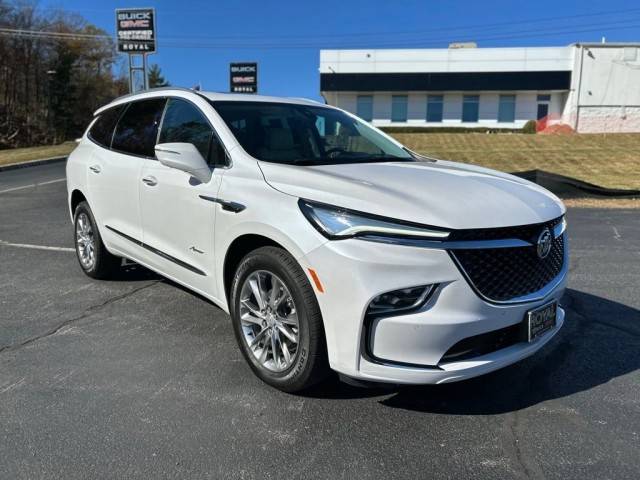 2022 Buick Enclave Avenir AWD photo