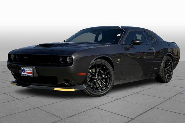 2022 Dodge Challenger R/T Scat Pack RWD photo