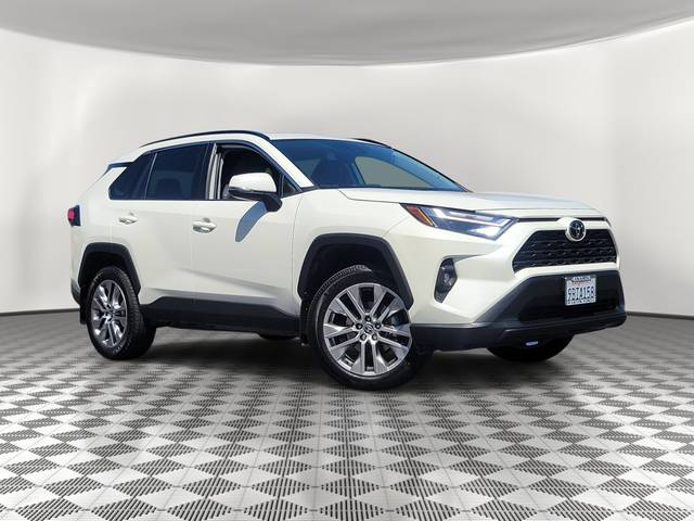 2022 Toyota RAV4 XLE Premium FWD photo