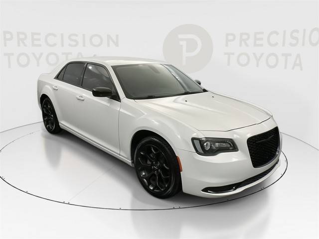 2022 Chrysler 300 Touring RWD photo