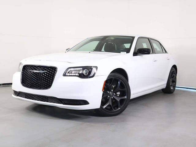 2022 Chrysler 300 Touring RWD photo