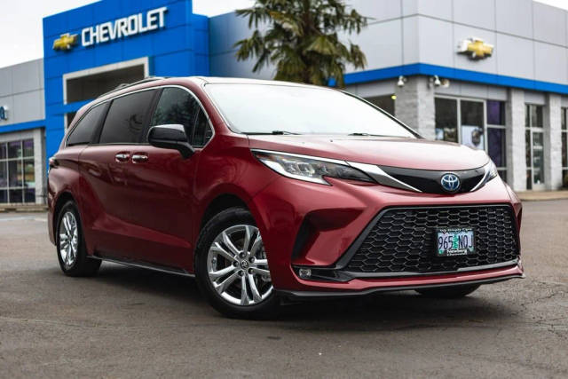 2022 Toyota Sienna XSE AWD photo