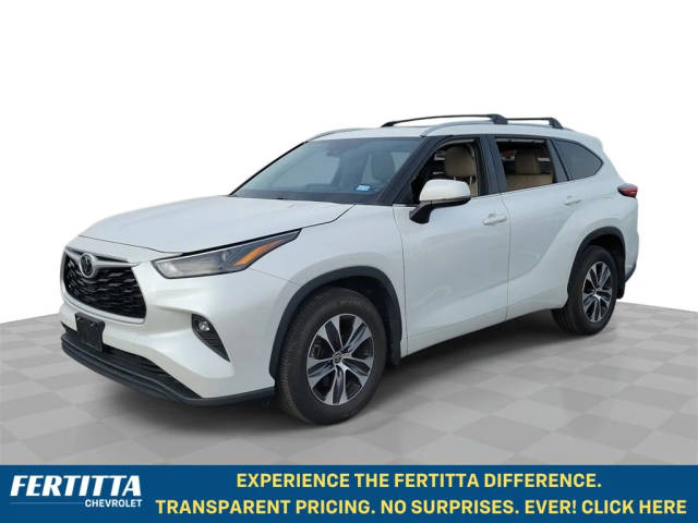 2022 Toyota Highlander XLE FWD photo