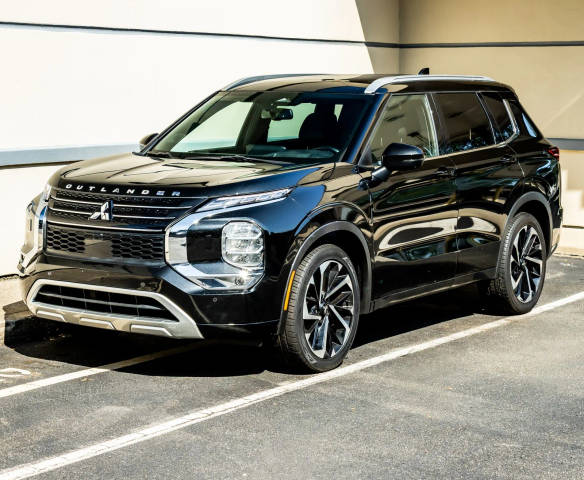 2022 Mitsubishi Outlander SEL 4WD photo